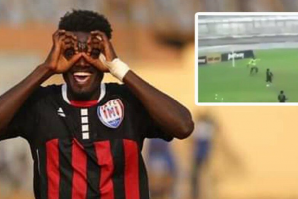 Ghana team defender Deliberately shot an own goal, hoping to stop locking the ball